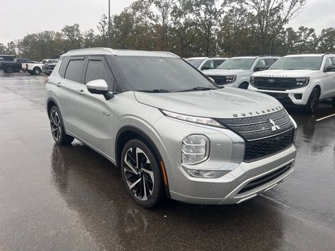 Used 2023 Mitsubishi Outlander SEL image 4