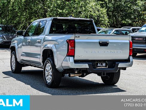 Used 2024 Toyota Tacoma SR5 AWD/4WD image 8