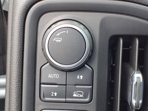 Used 2023 Chevrolet Silverado 1500 Custom image 14