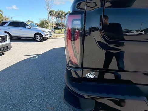 Used 2025 GMC Sierra 2500 AT4 w/ AT4 Premium Plus Package image 10