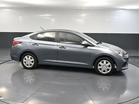 Used 2019 Hyundai Accent SE image 3
