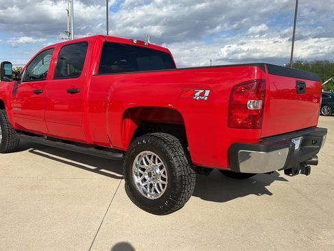 Used 2011 Chevrolet Silverado 2500 LT w/ Interior Plus Package AWD/4WD image 17