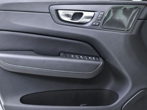 Certified 2023 Volvo XC60 B5 Ultimate image 8