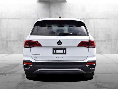 Certified 2023 Volkswagen Taos SE image 6