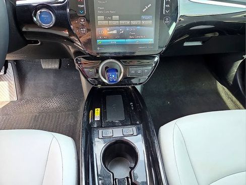 Used 2022 Toyota Prius Prime XLE FWD image 25