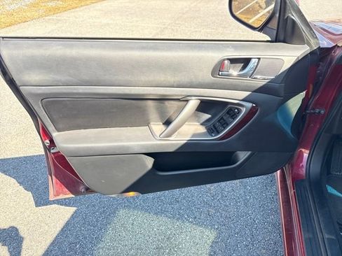 Used 2009 Subaru Legacy 2.5i Limited image 17