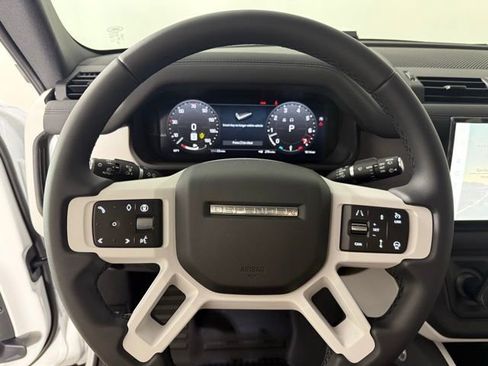Used 2025 Land Rover Defender 110 S AWD/4WD image 16