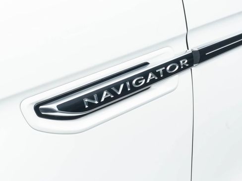 Used 2020 Lincoln Navigator Black Label AWD/4WD image 3