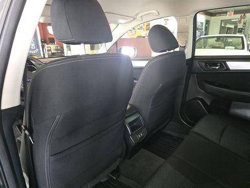 Used 2019 Subaru Outback 2.5i Premium image 10