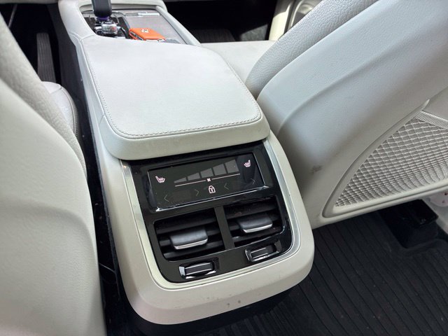 Used 2023 Volvo XC90 B6 Plus w/ Protection Package Premier AWD/4WD image 13