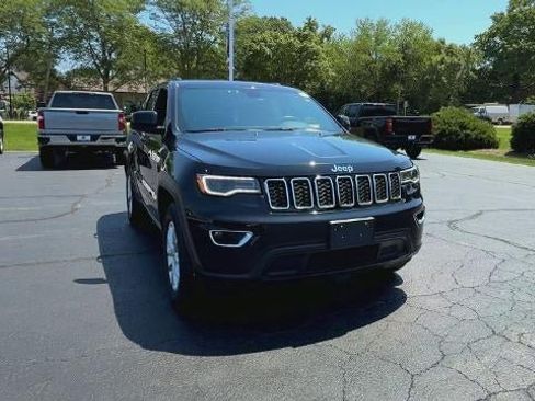 Used 2021 Jeep Grand Cherokee Laredo X AWD/4WD image 3