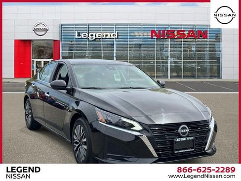 Certified 2024 Nissan Altima 2.5 SV FWD image 1