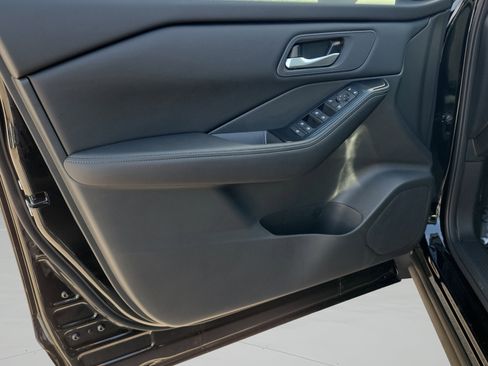 Certified 2026 Nissan Rogue SV w/ Cold Weather Package FWD image 30