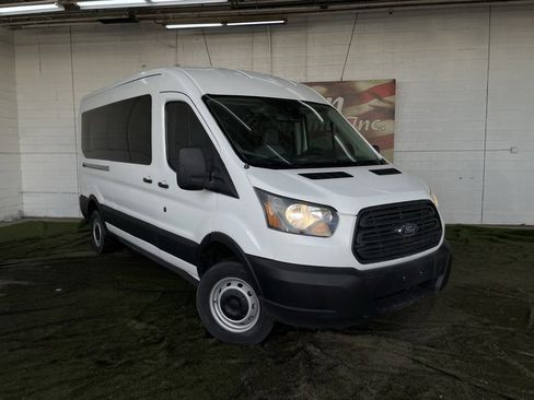 Used 2018 Ford Transit 350 XL image 7