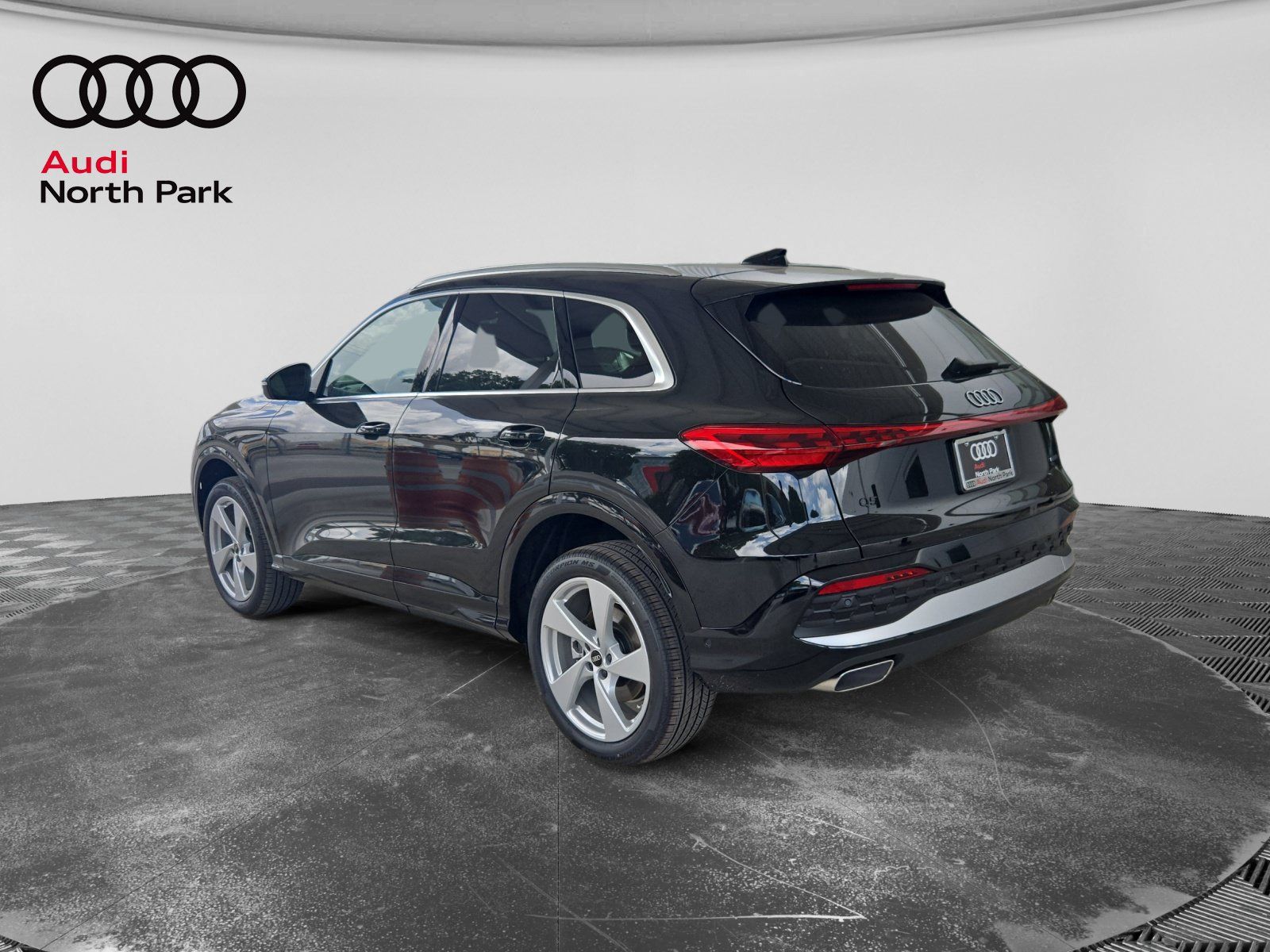 New 2026 Audi Q5 Premium Plus AWD/4WD image 3