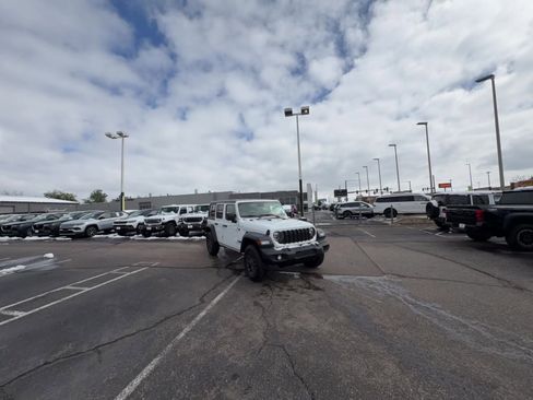 Used 2025 Jeep Wrangler Unlimited Sport AWD/4WD image 15