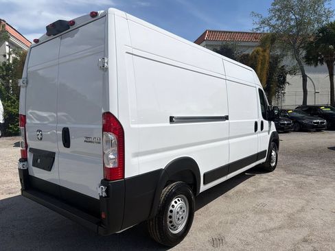 Used 2025 RAM ProMaster 2500 w/ Convenience Group FWD image 11