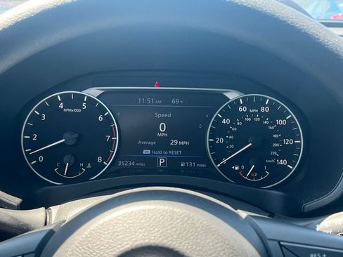 Used 2025 Nissan Altima 2.5 SV FWD image 40