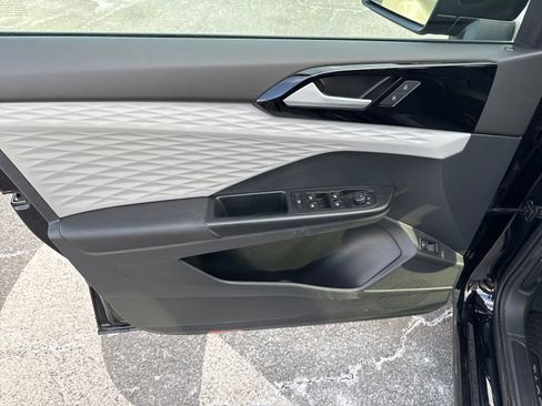 Certified 2023 Volkswagen Taos S image 11