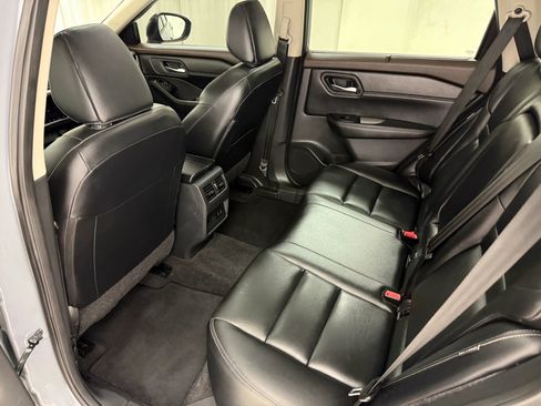 Used 2023 Nissan Rogue SL w/ SL Premium Package image 34