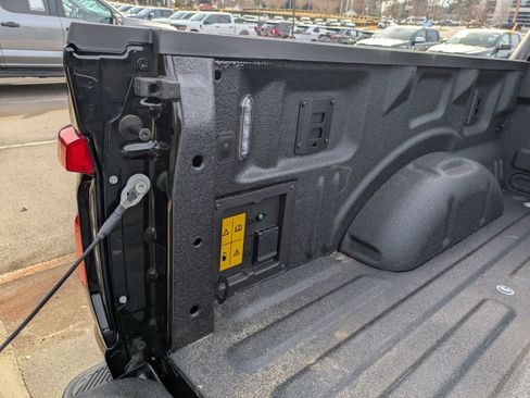 Certified 2025 Ford F150 Lightning Lariat image 38