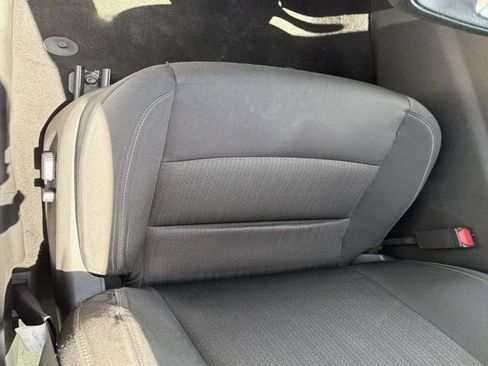 Used 2025 Nissan Altima 2.5 SV FWD image 9