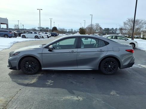 Used 2025 Toyota Camry SE w/ Multimedia Upgrade Package image 6