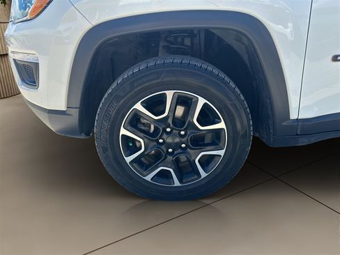 Used 2020 Jeep Compass Trailhawk AWD/4WD image 34