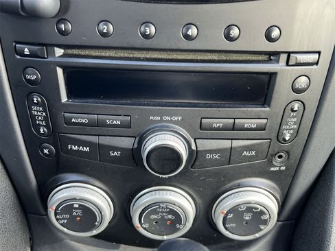 Used 2010 Nissan 370Z Touring w/ Sport Pkg image 27