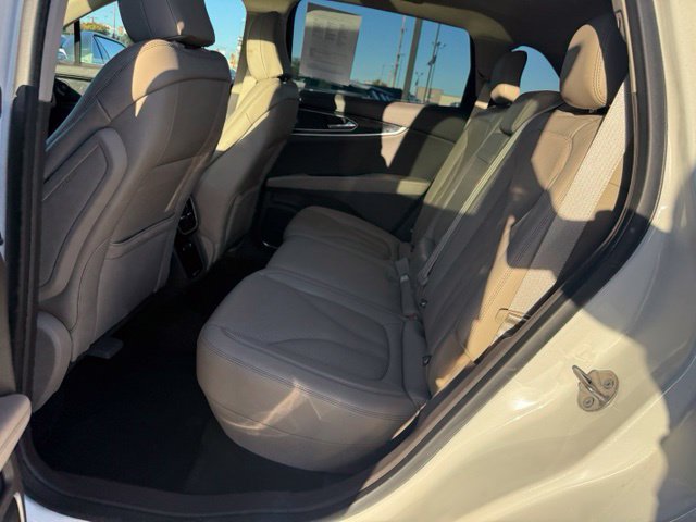 Used 2022 Lincoln Nautilus Reserve w/ Equipment Group 201A FWD image 14