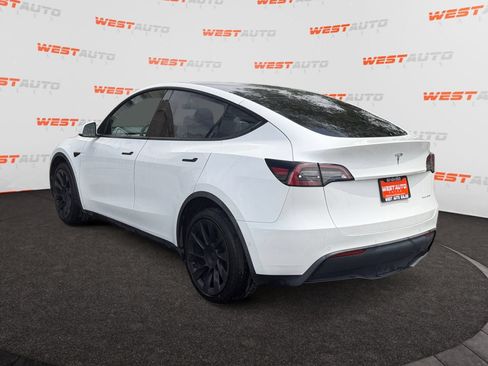 Used 2021 Tesla Model Y Long Range AWD/4WD image 3