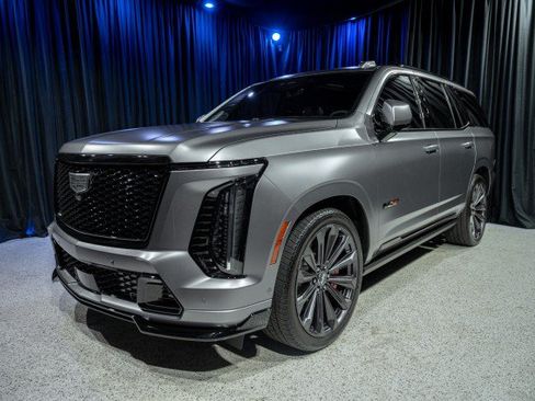 Used 2026 Cadillac Escalade V w/ LPO, Onyx Lite Package AWD/4WD image 1