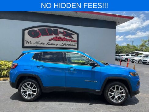 Used 2022 Jeep Compass Latitude AWD/4WD image 2