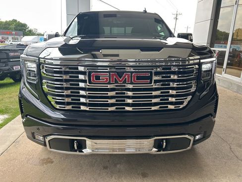 Used 2026 GMC Sierra 1500 Denali AWD/4WD image 3