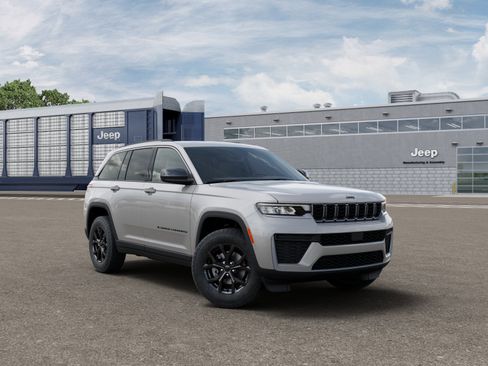 New 2026 Jeep Grand Cherokee Altitude AWD/4WD image 27