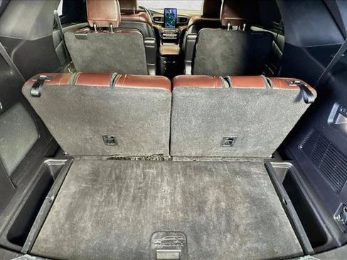Used 2020 Ford Explorer Platinum w/ Premium Technology Package AWD/4WD image 25