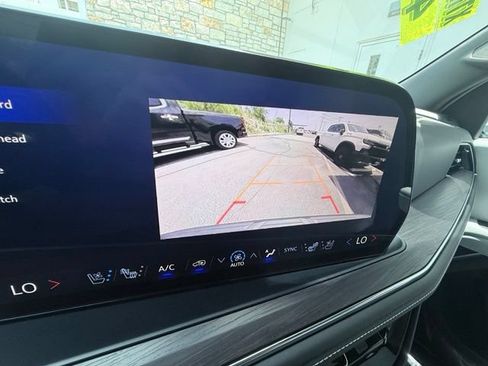 Certified 2025 Chevrolet Suburban Premier AWD/4WD image 30