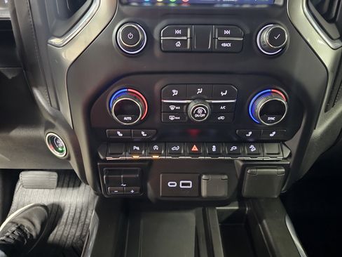 Used 2021 Chevrolet Silverado 1500 LT Trail Boss w/ Convenience Package II image 22