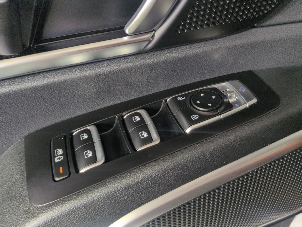 Used 2025 Kia Telluride AWD image 39