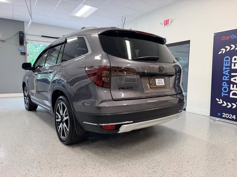 Used 2021 Honda Pilot Touring image 6