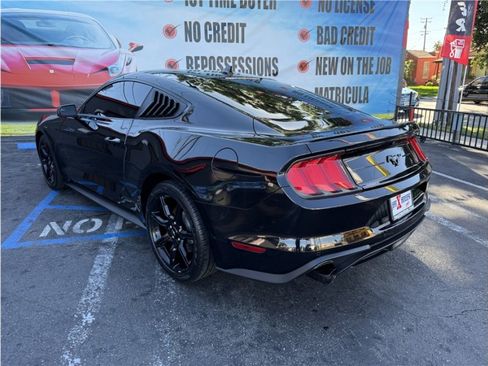 Used 2020 Ford Mustang Coupe w/ Equipment Group 101A image 4