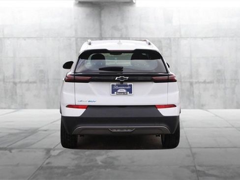 Used 2023 Chevrolet Bolt EUV LT w/ Comfort Package image 6