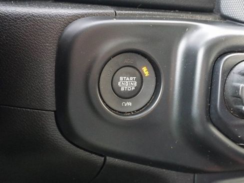 Used 2018 Jeep Wrangler Unlimited Sahara image 24