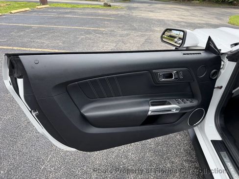 Used 2017 Ford Mustang Premium RWD image 41