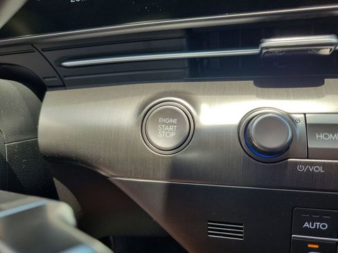 Used 2025 Hyundai Kona SEL image 25