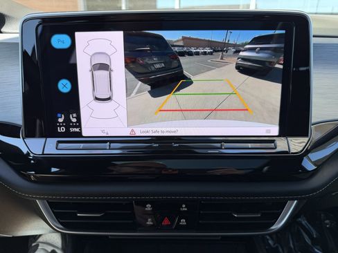 Used 2024 Volkswagen Atlas Cross Sport SE w/ Panoramic Sunroof Package FWD image 19