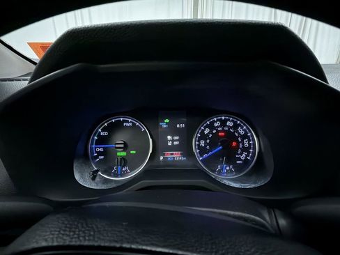 Used 2019 Toyota RAV4 LE w/ Carpet Mat Package image 19