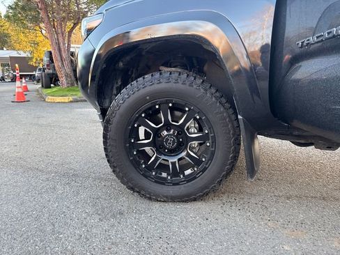 Used 2023 Toyota Tacoma Limited w/ Nightshade Package image 27