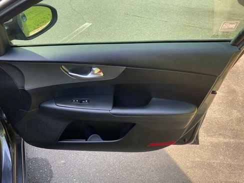 Used 2019 Kia Forte LXS FWD image 35
