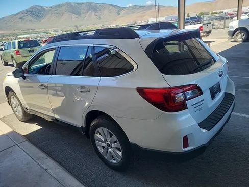 Used 2017 Subaru Outback 2.5i Premium AWD/4WD image 3